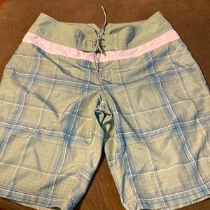 North face shorts green sz 6
